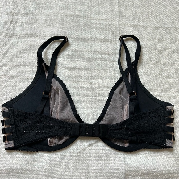 Victoria's Secret Black Unlined Strappy Lace Bra 32D - Picture 2 of 3